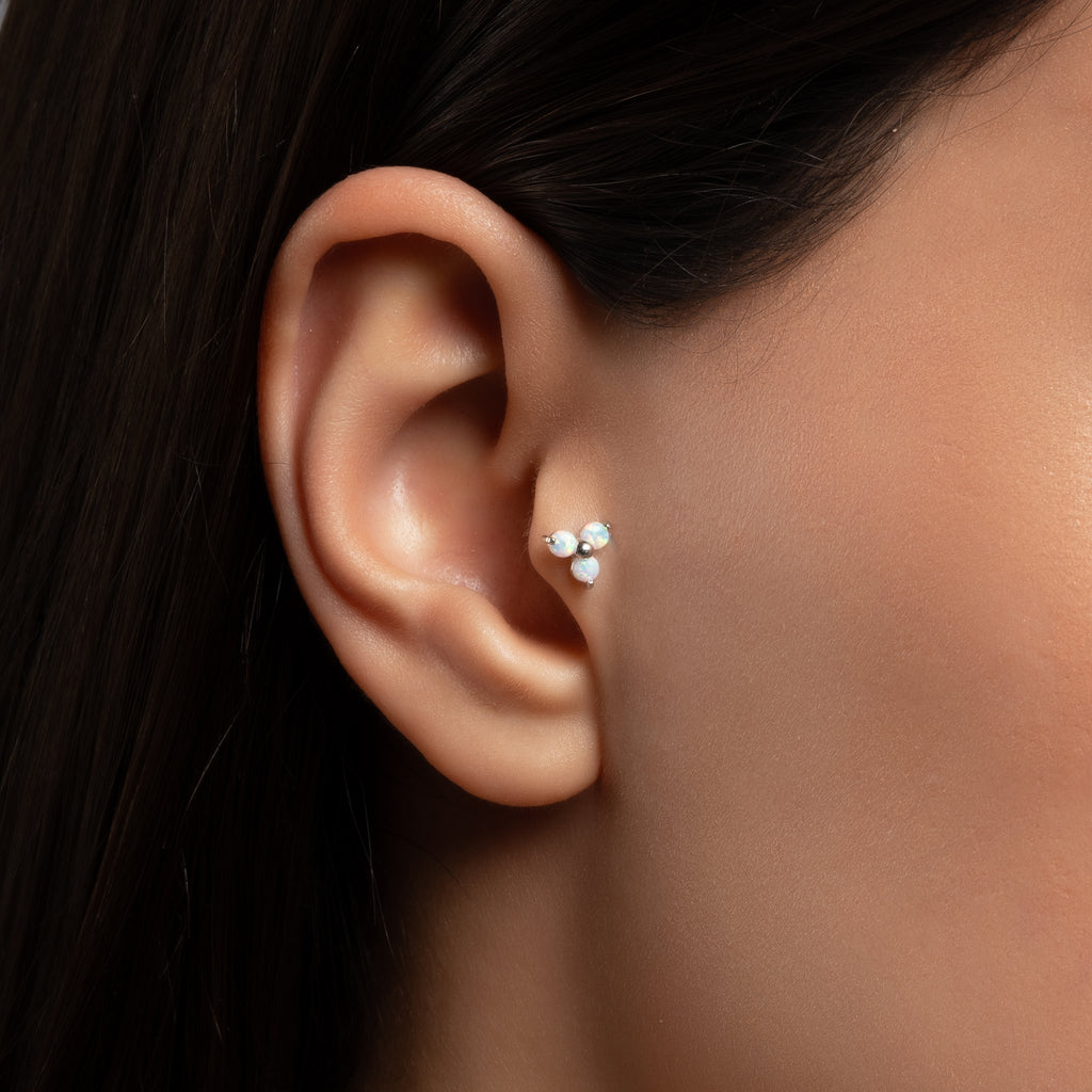 Üç Top Opalit Taşlı Altın Tragus Piercing / TR